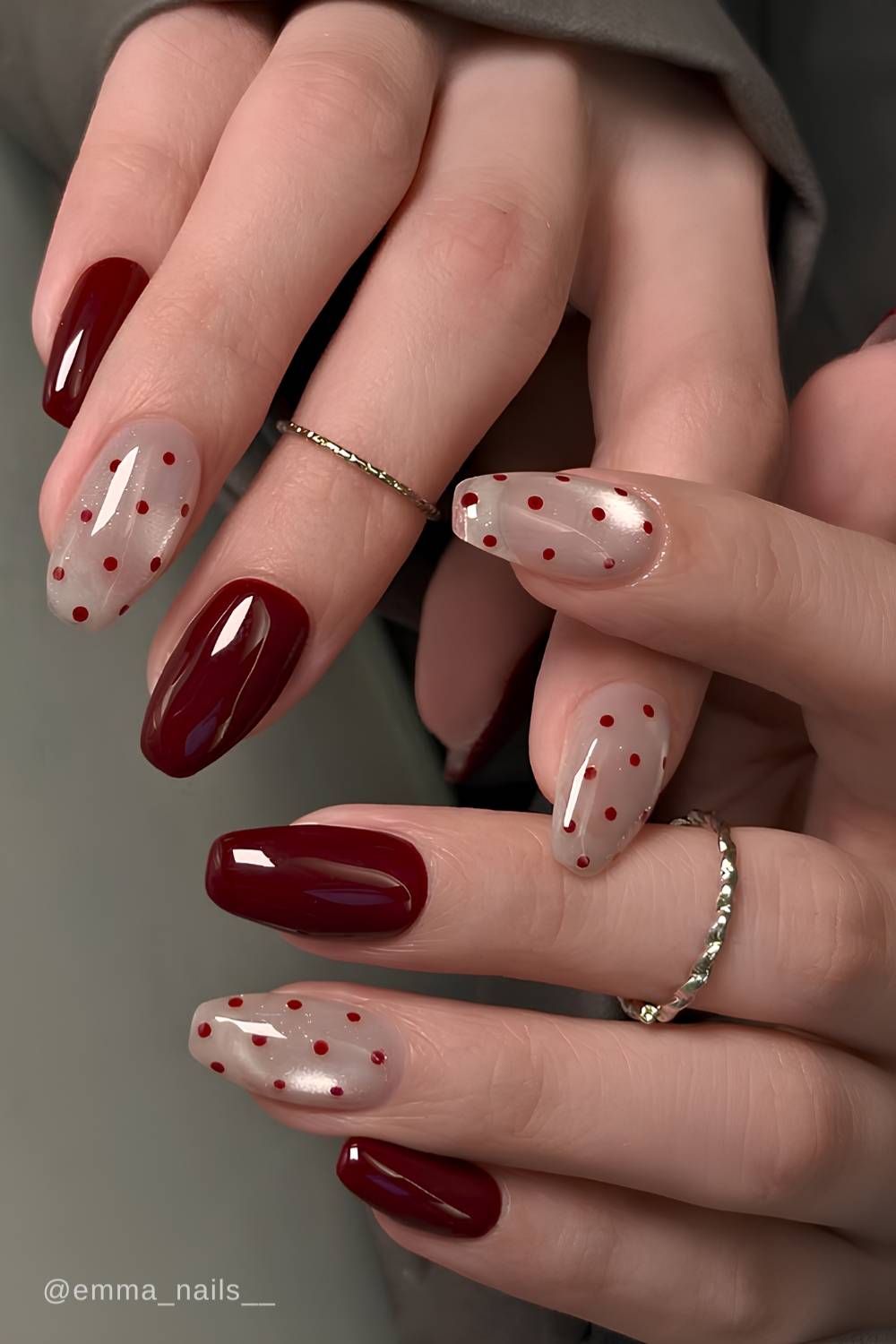 Bordeaux Naegel mit Cat Eye und Polka Dots