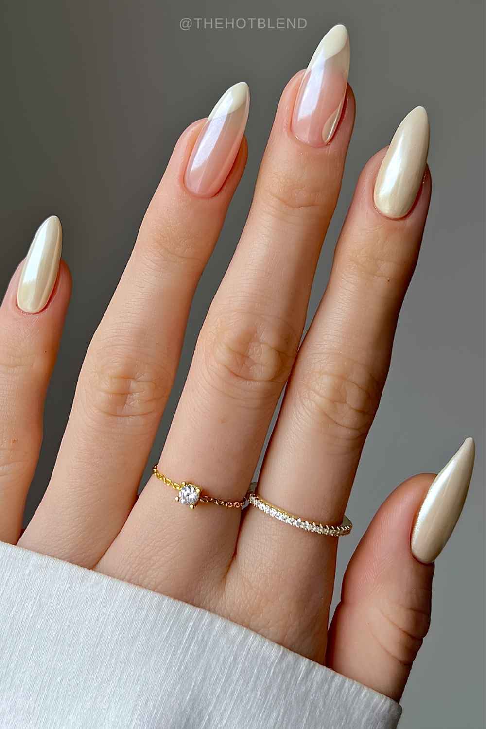 Glasierte Vanille Manikuere mit Negative Space