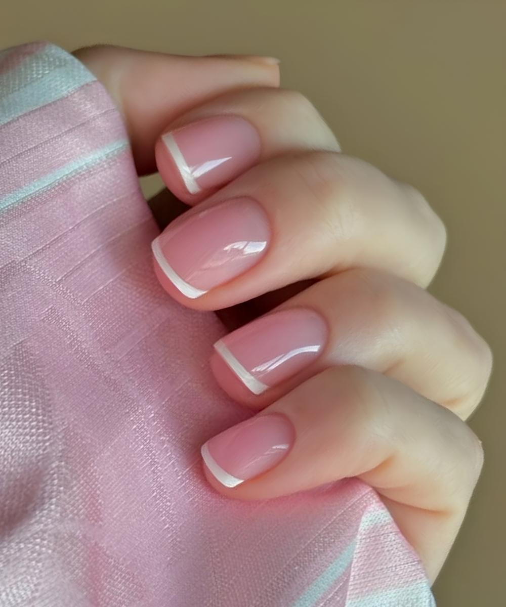 Weisse Glow French auf rosa Base