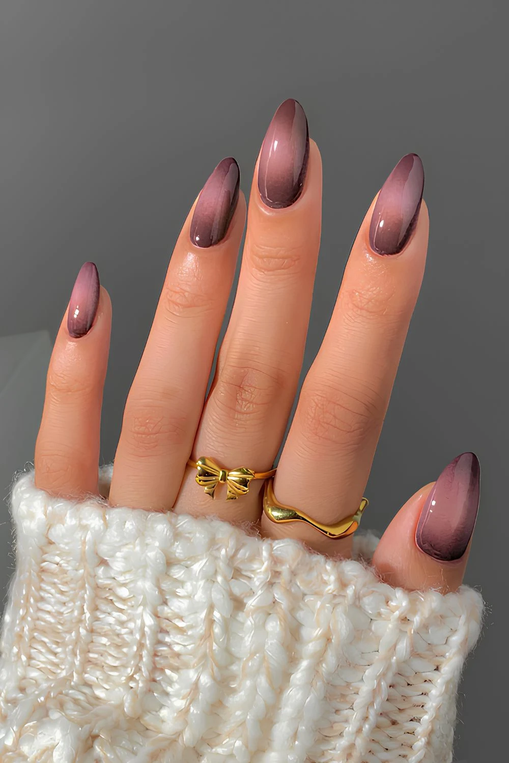 Aura-Nägel in Mauve und Braun