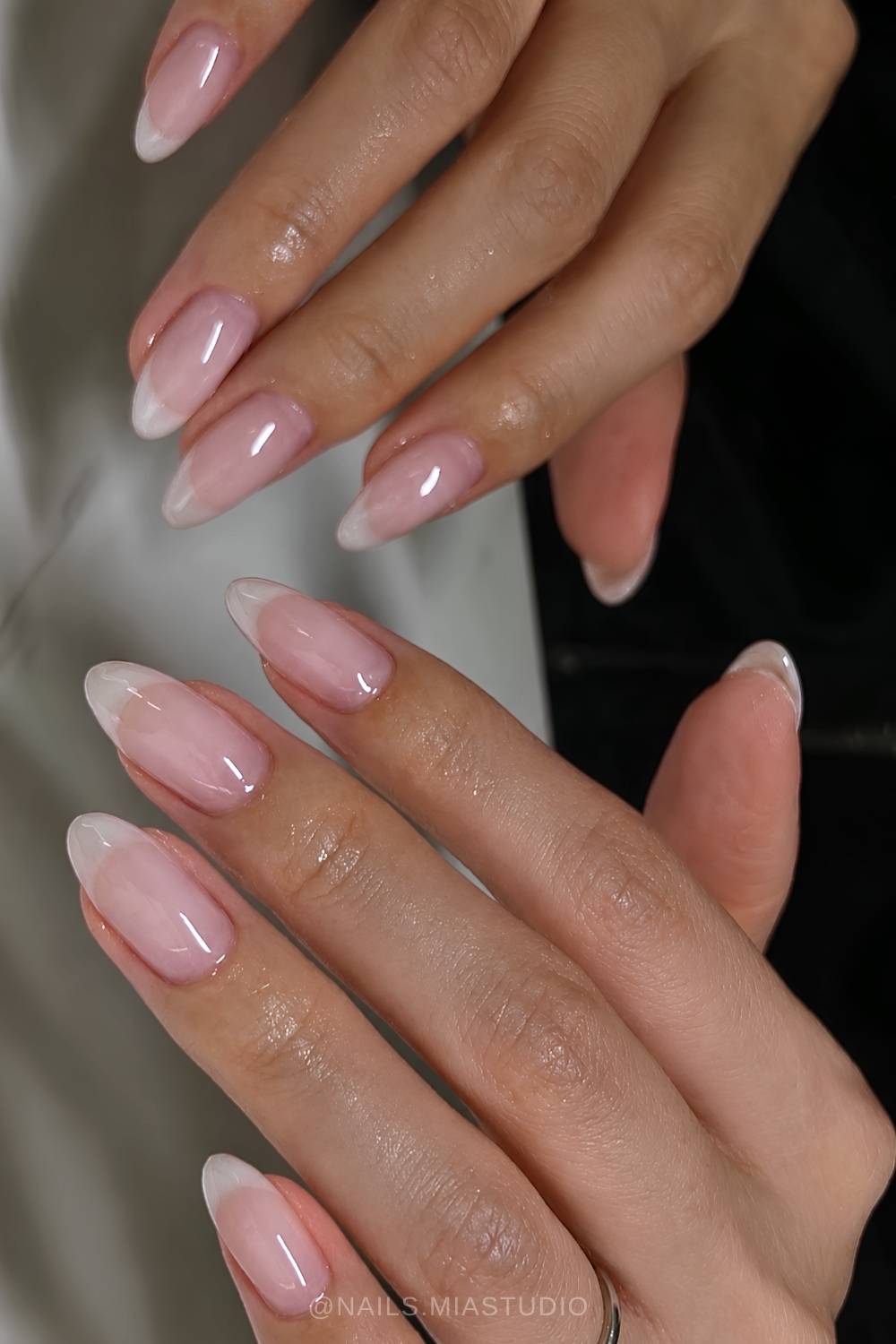 Elegantes Invisible French Nageldesign