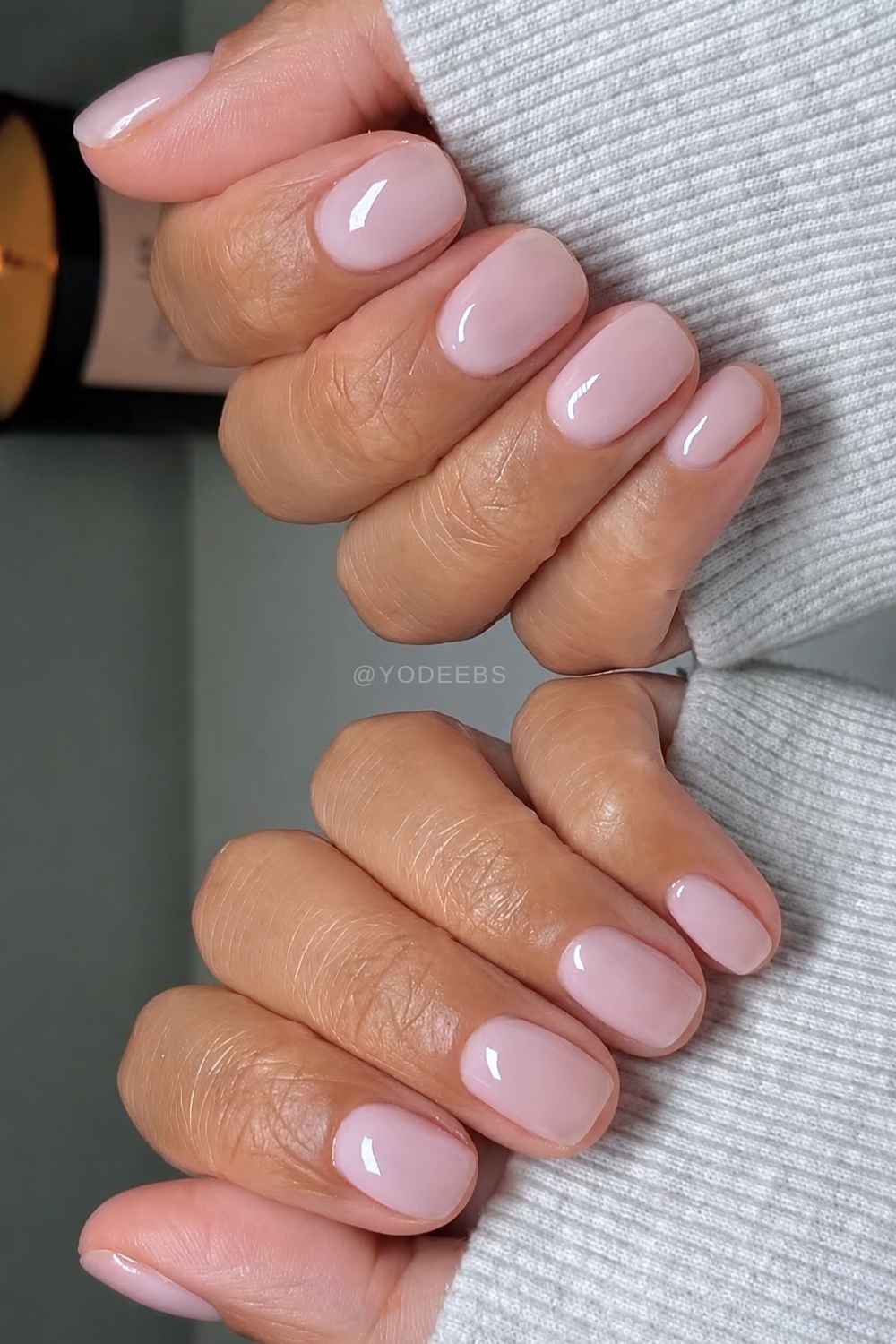 Kurze transparente rosa Naegel