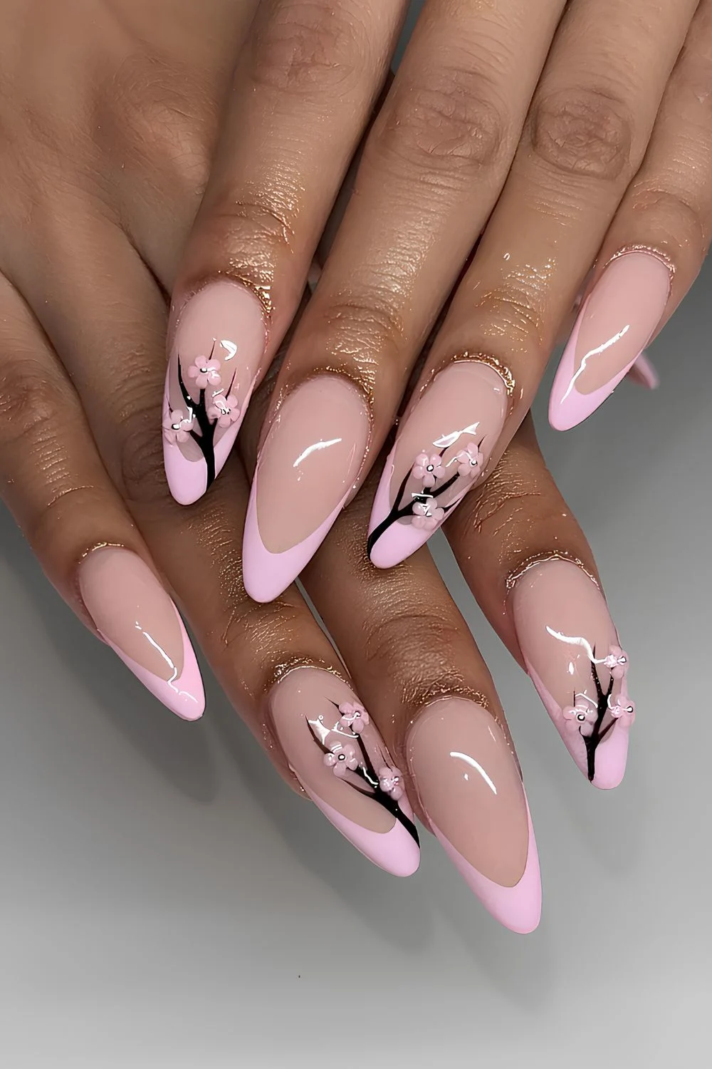 Pink French Nails mit 3D-Kirschblüten