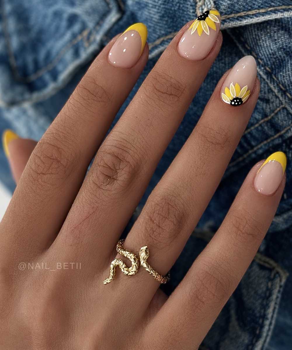 Sonnengelbe French Mani mit Sonnenblumen
