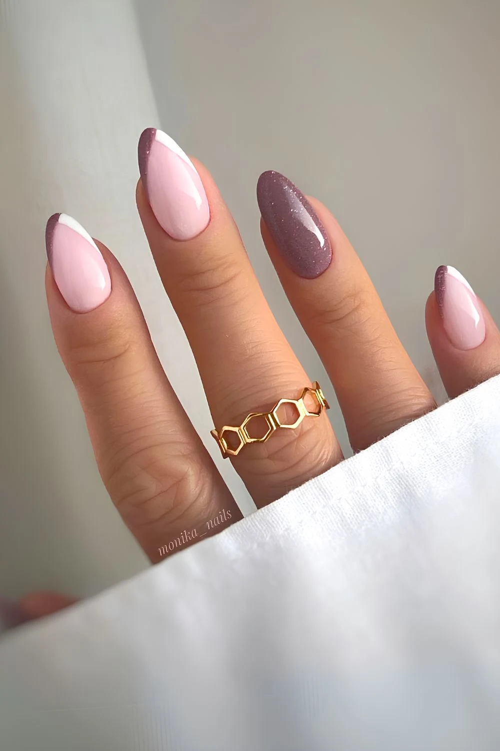 Spitze French Nails in Mauve und Weiß