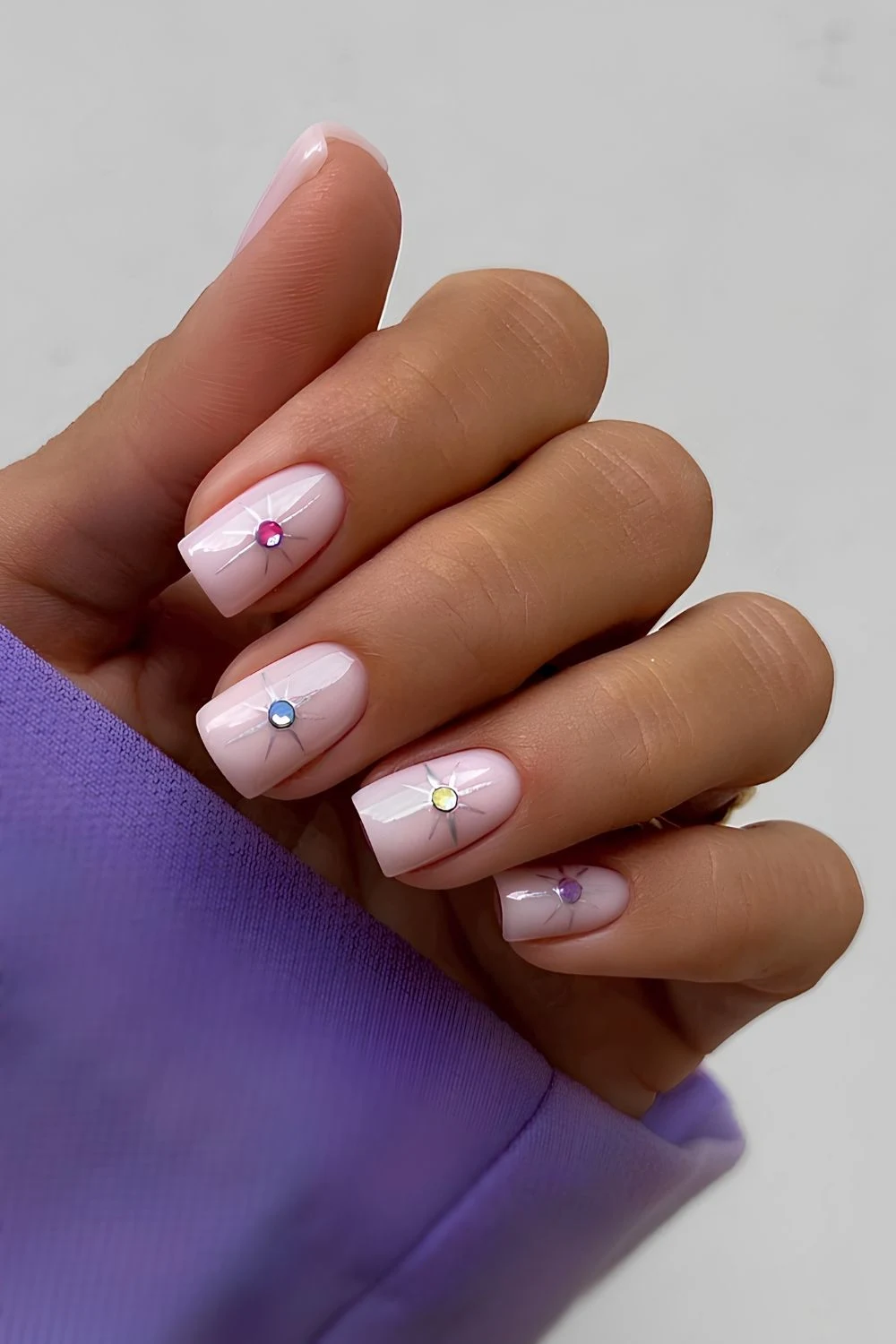 Zartrosa Celestial-Maniküre