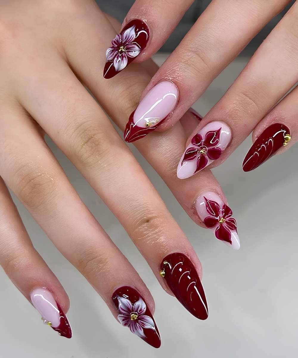 Burgunderrote Fruehlingsnaegel mit 3D Blumen