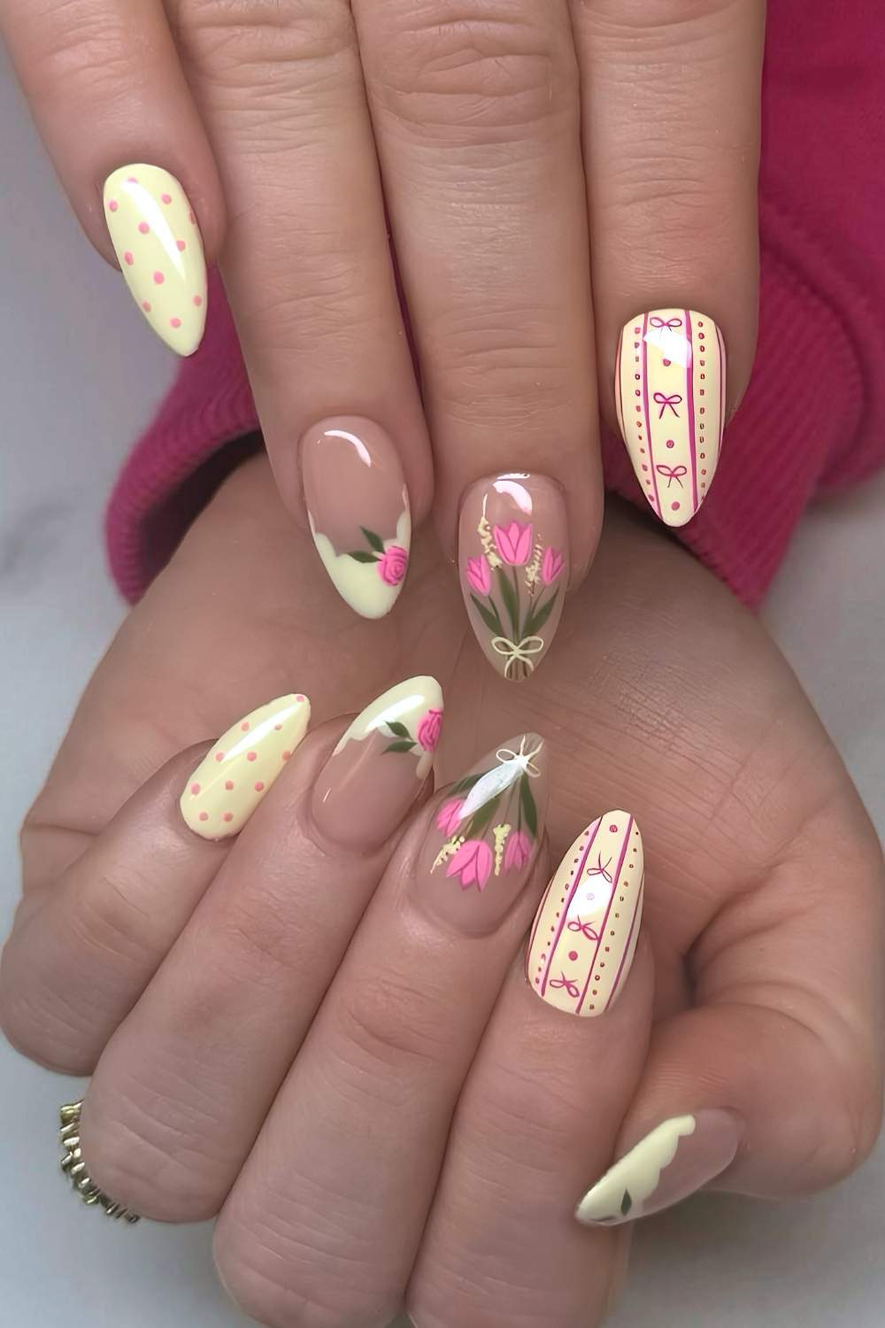 Buttergelbe Naegel mit Tulpen und Coquette