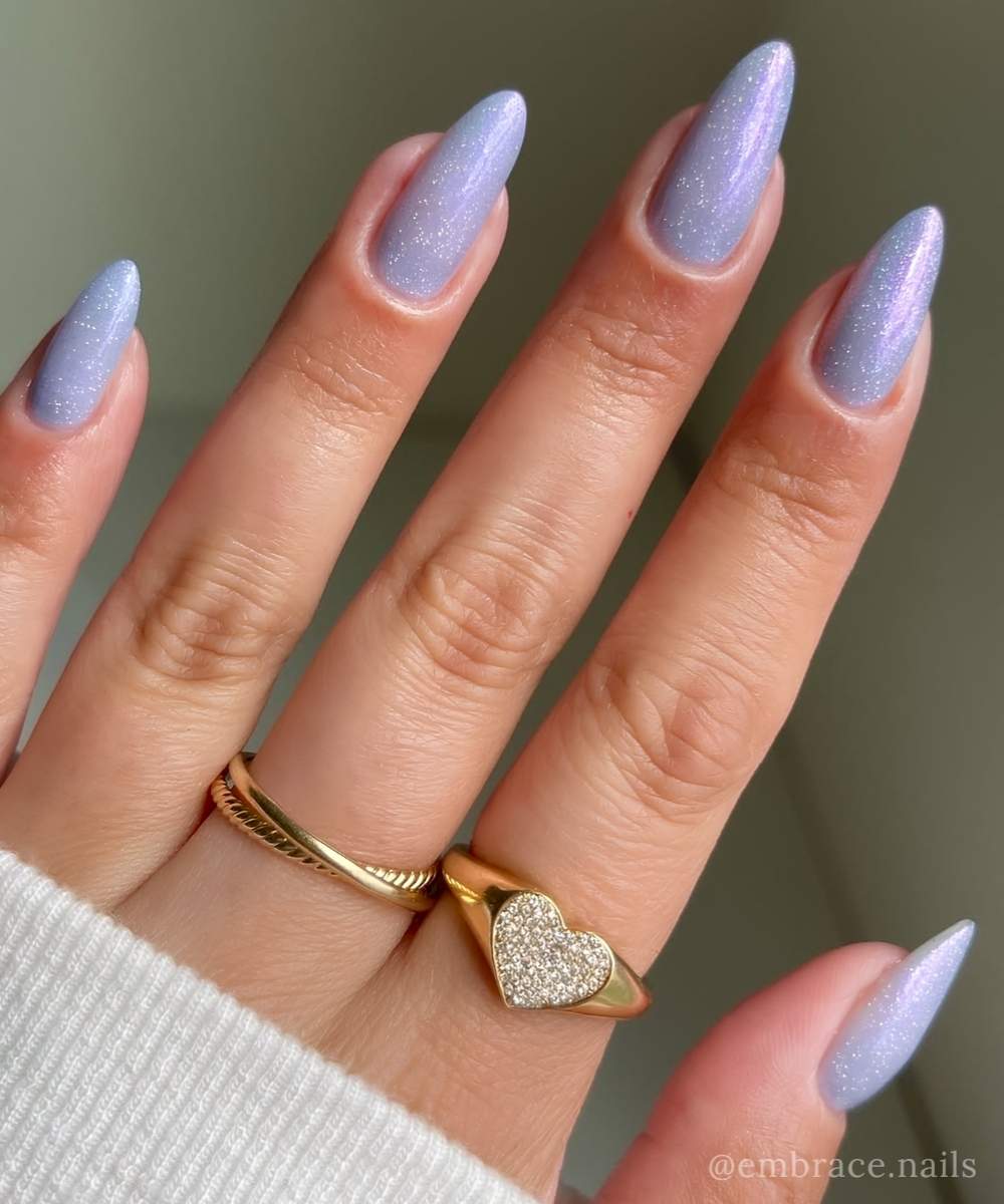 Glitzernde Periwinkle Manikuere