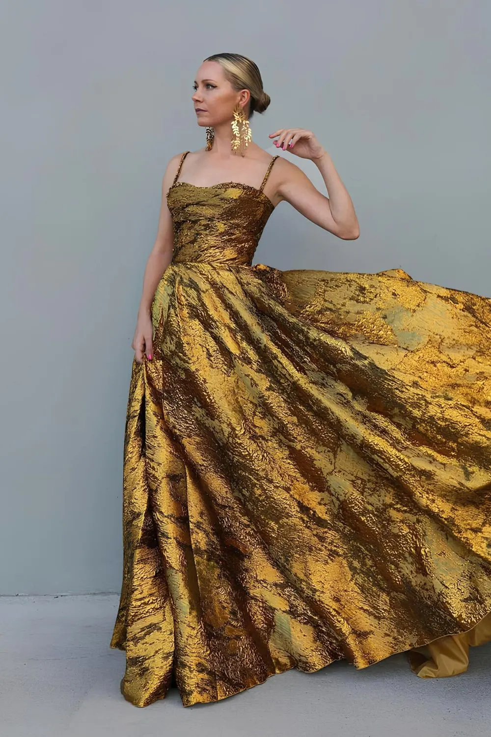 Goldenes Brokat-Abiballkleid