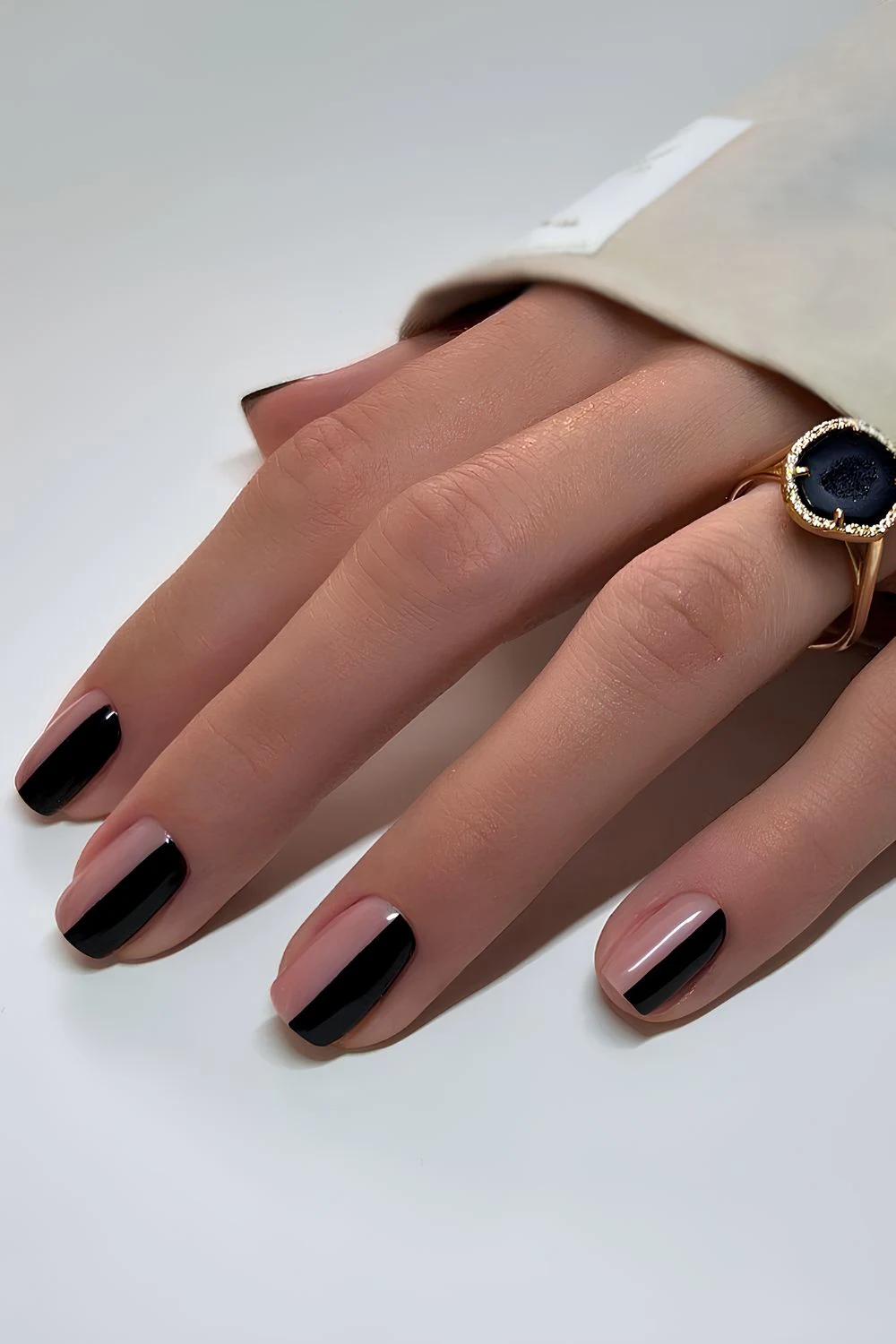 Half-sies Nägel in Schwarz