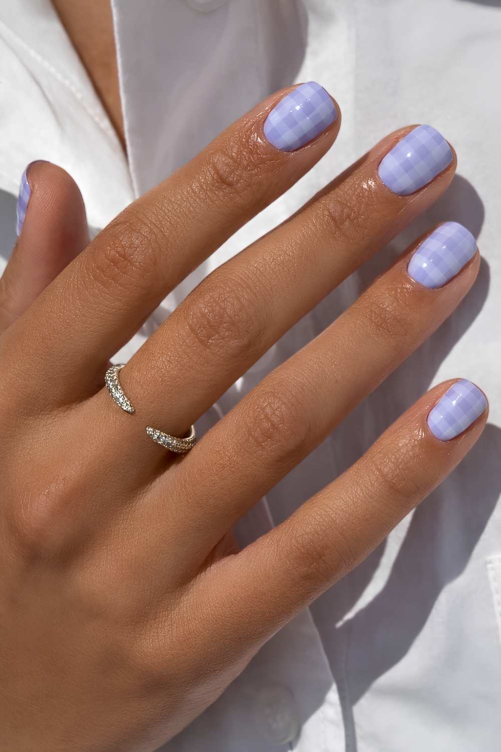 Kurze Periwinkle Naegel mit Karomuster