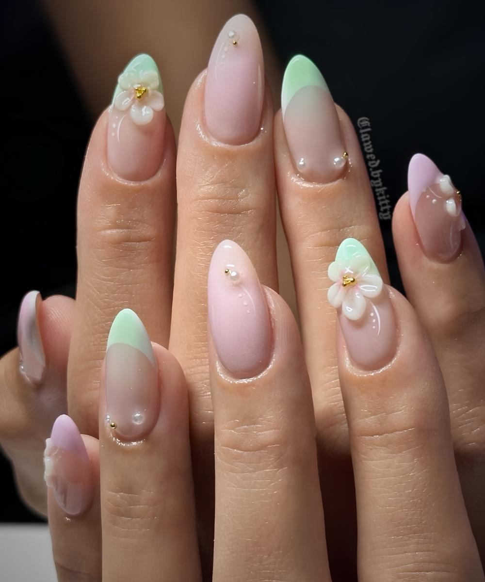 Pastellgruene und Rosa Mani mit 3D Blumen