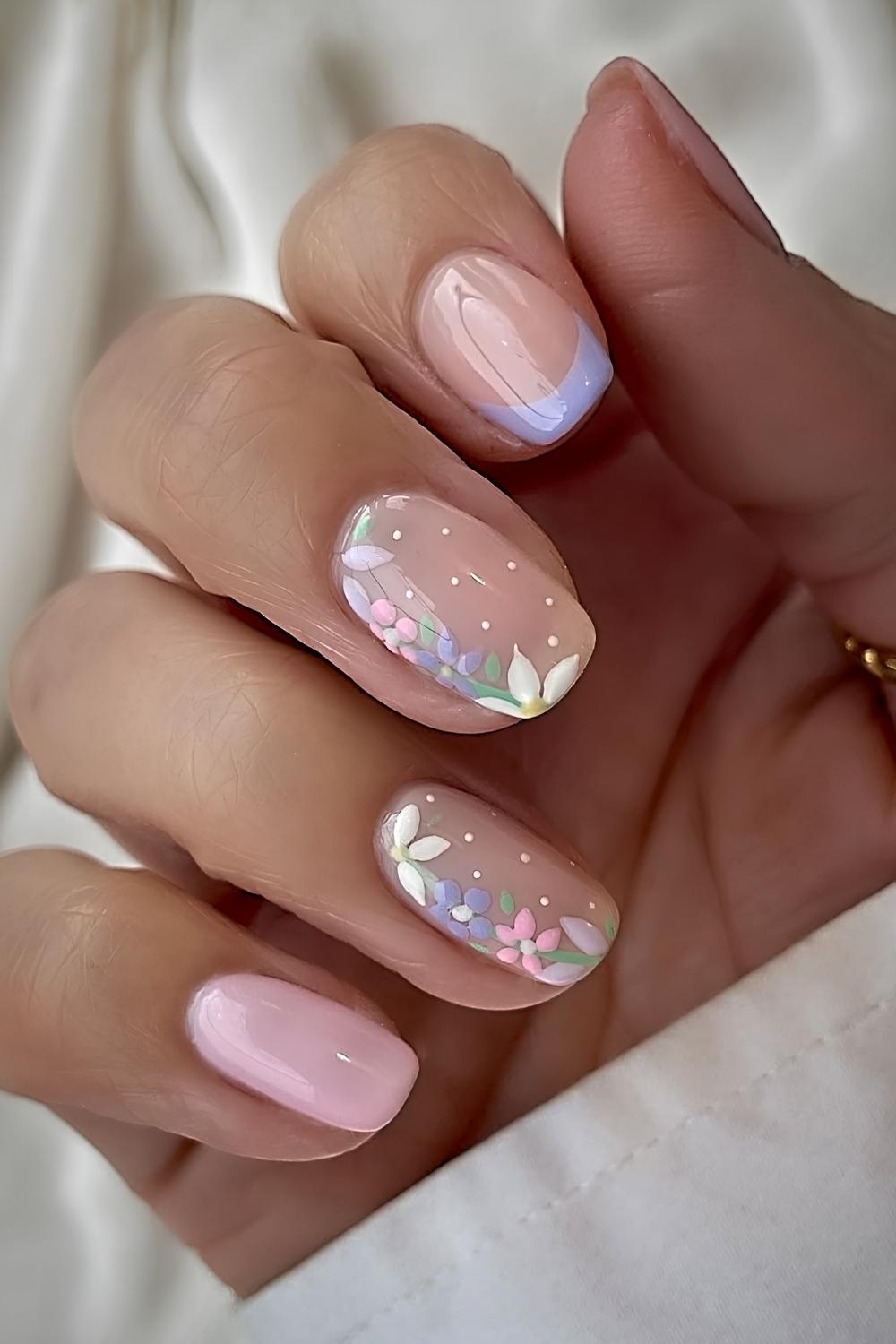 Pastellrosa und Lavendel Blumen Mani