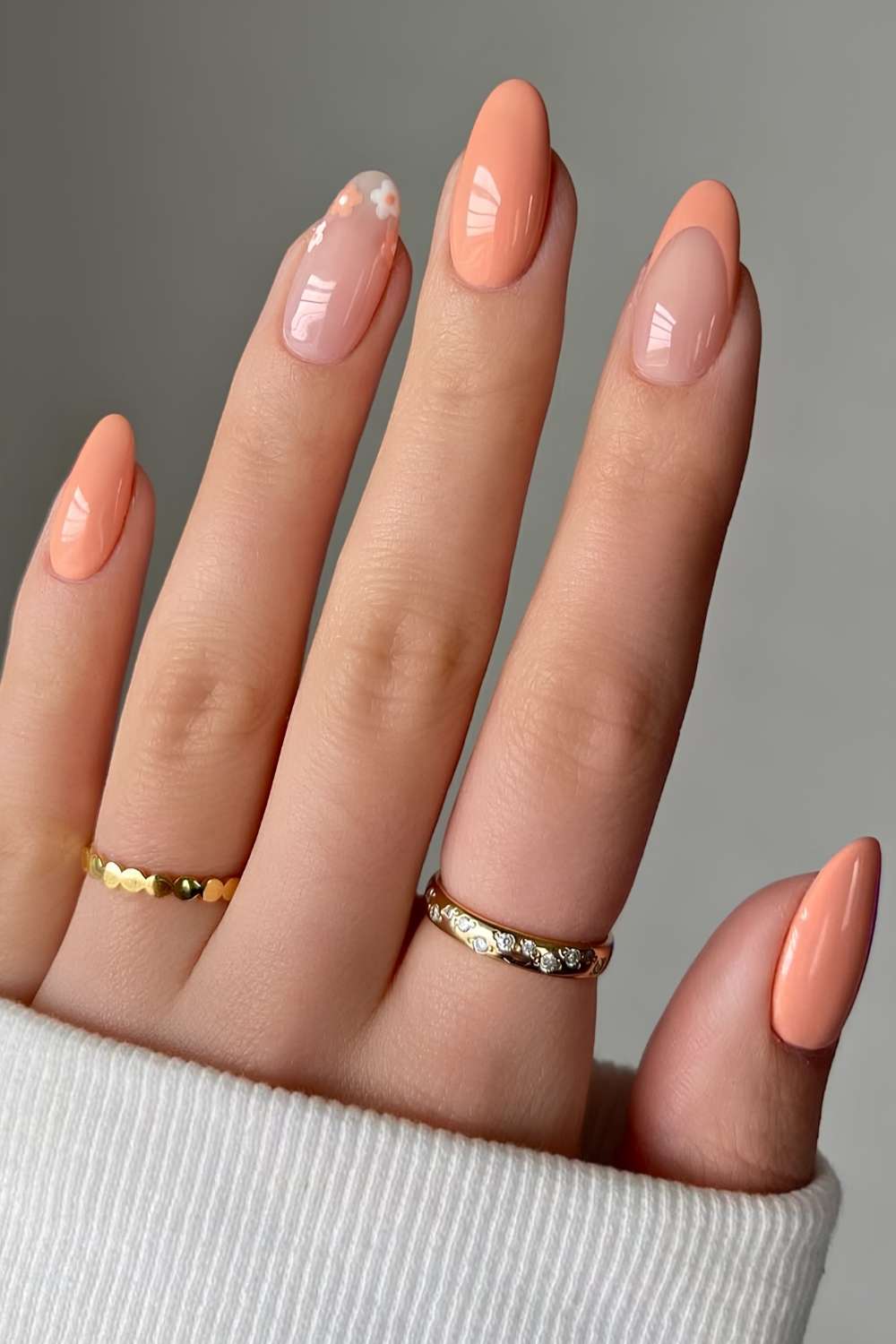 Pfirsich Mani mit Mikro Blueten