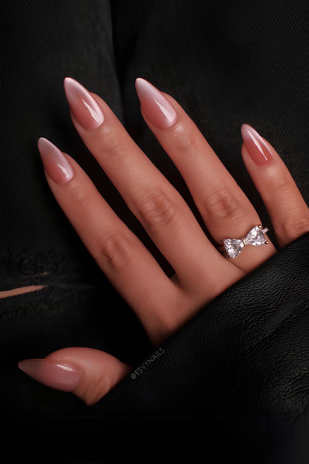 Pfirsich-Rosa-Cat-Eye-Nägel