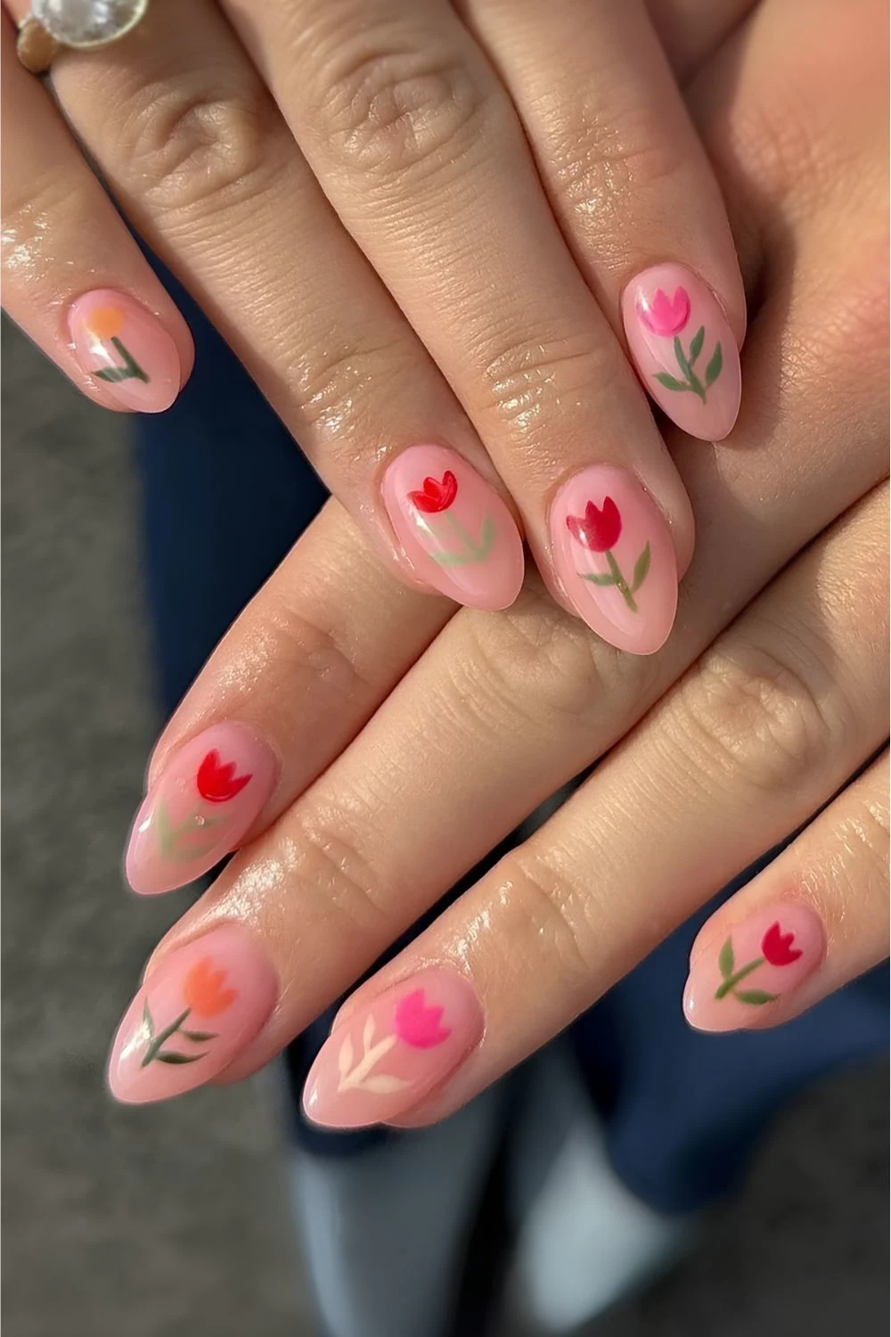 Rosa Jelly Nägel mit Tulpenkunst