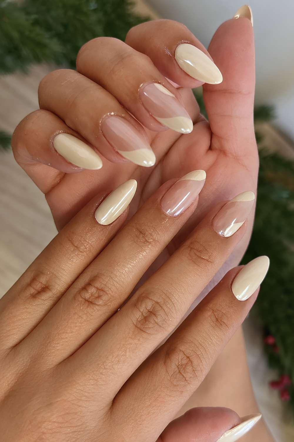 Glazed Buttergelb Mani mit Negative Space