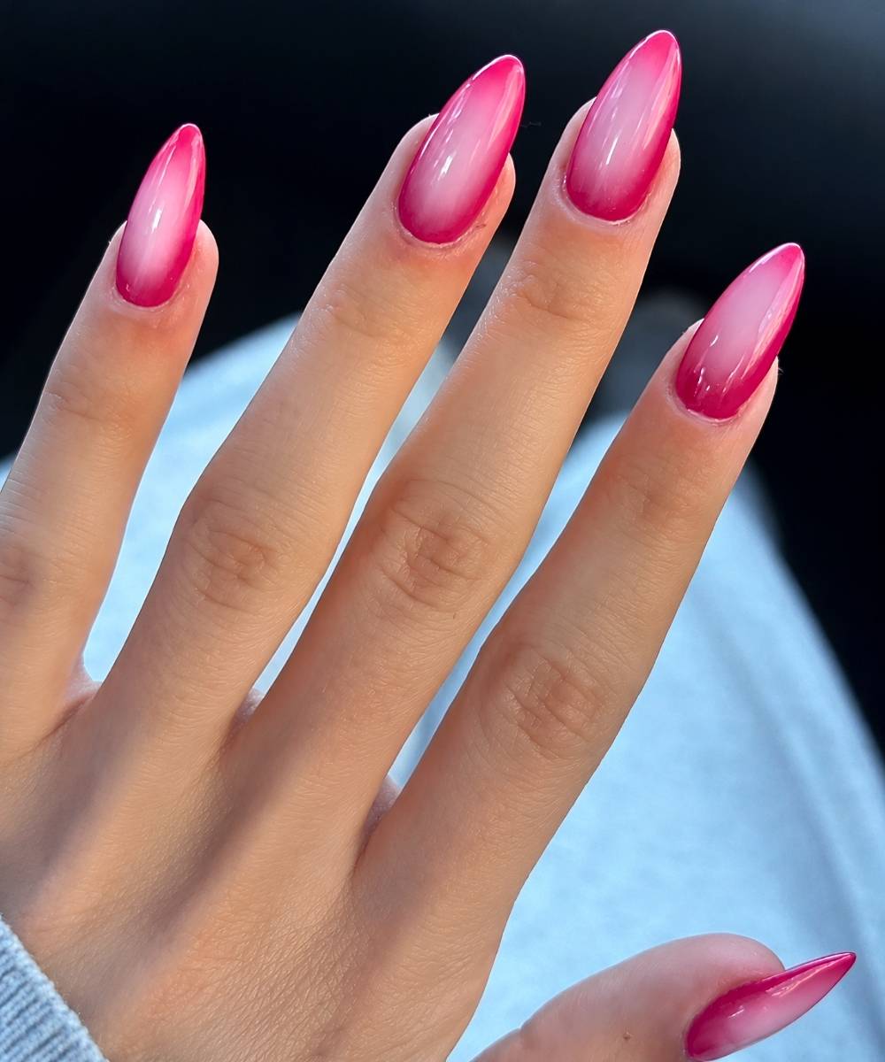 Knallpinke Aura Manikuere