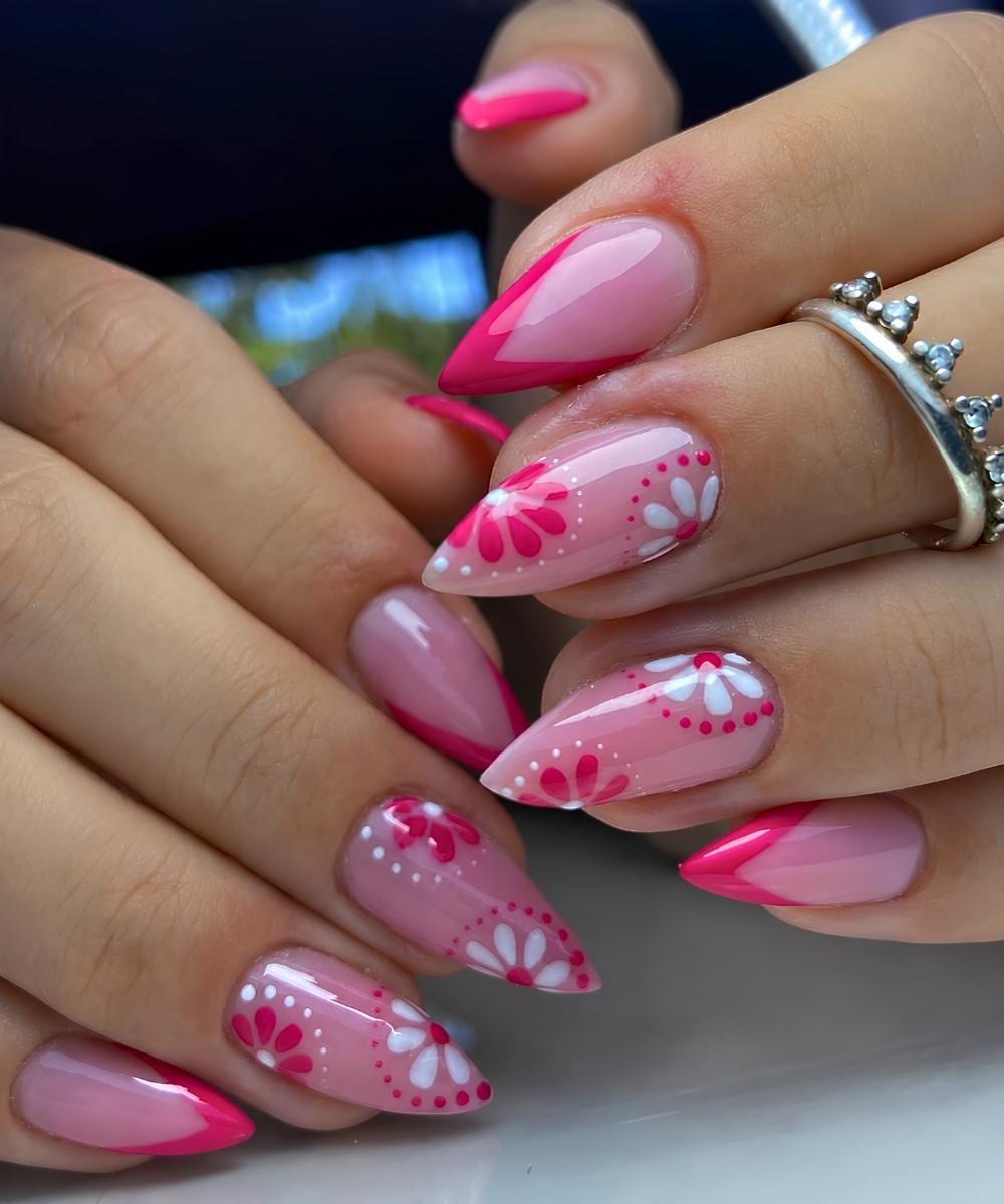 Knallpinke French Manikuere mit Kachelblumen