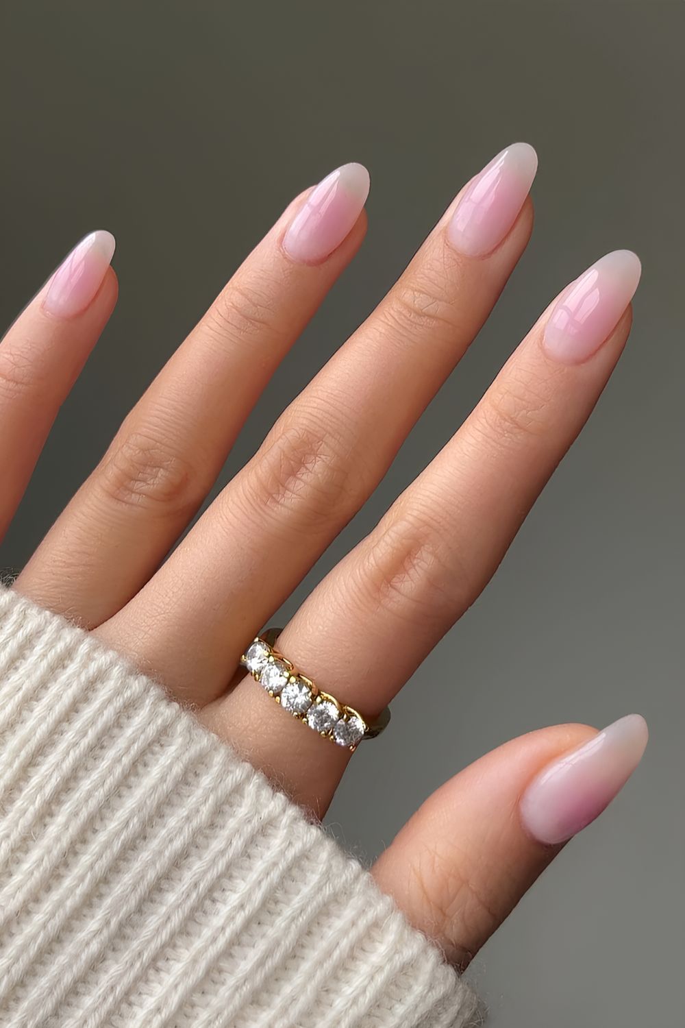 Milchige Nägel mit Pinkem Blush Effekt