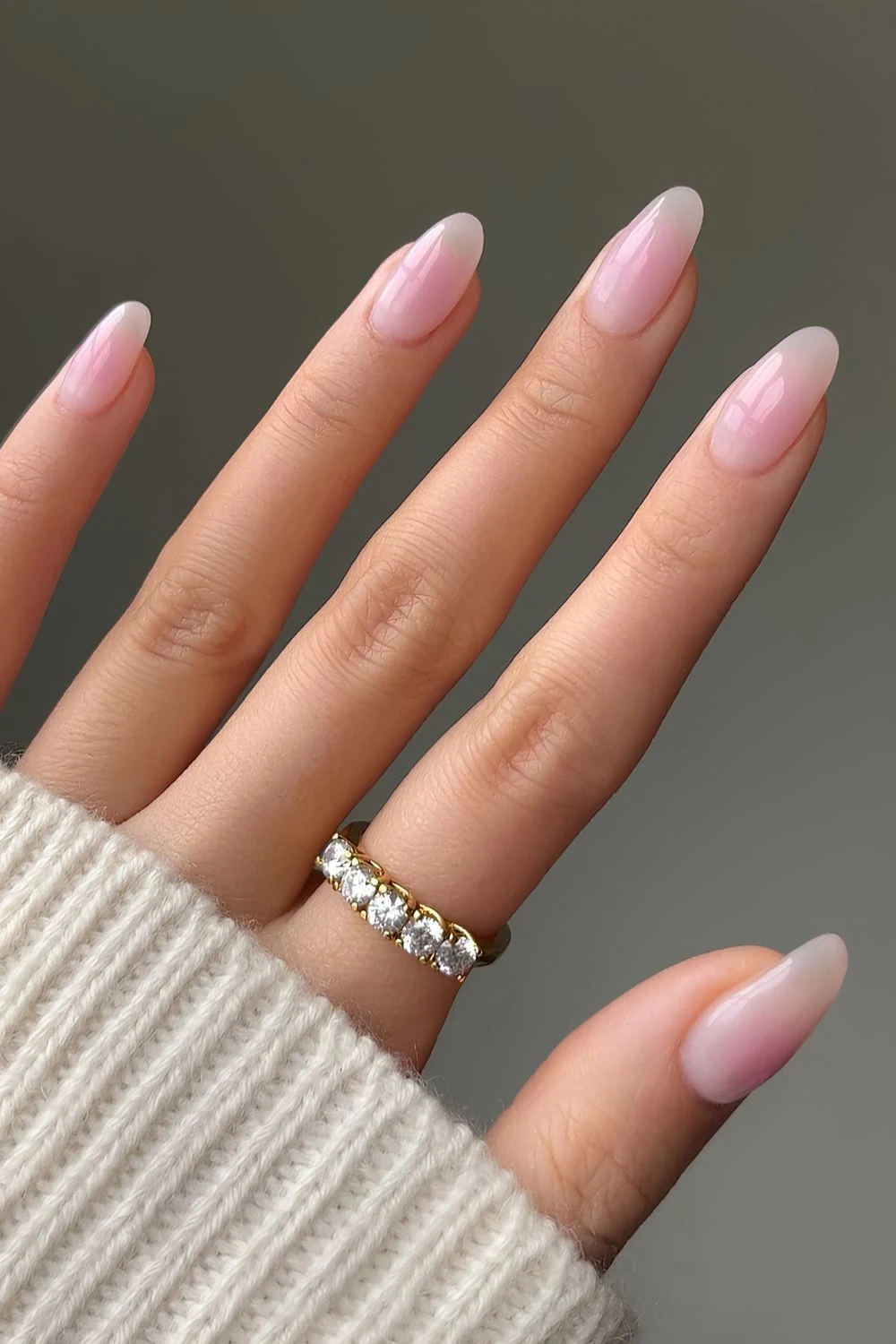 Milchige Nägel mit Pinkem Blush Effekt