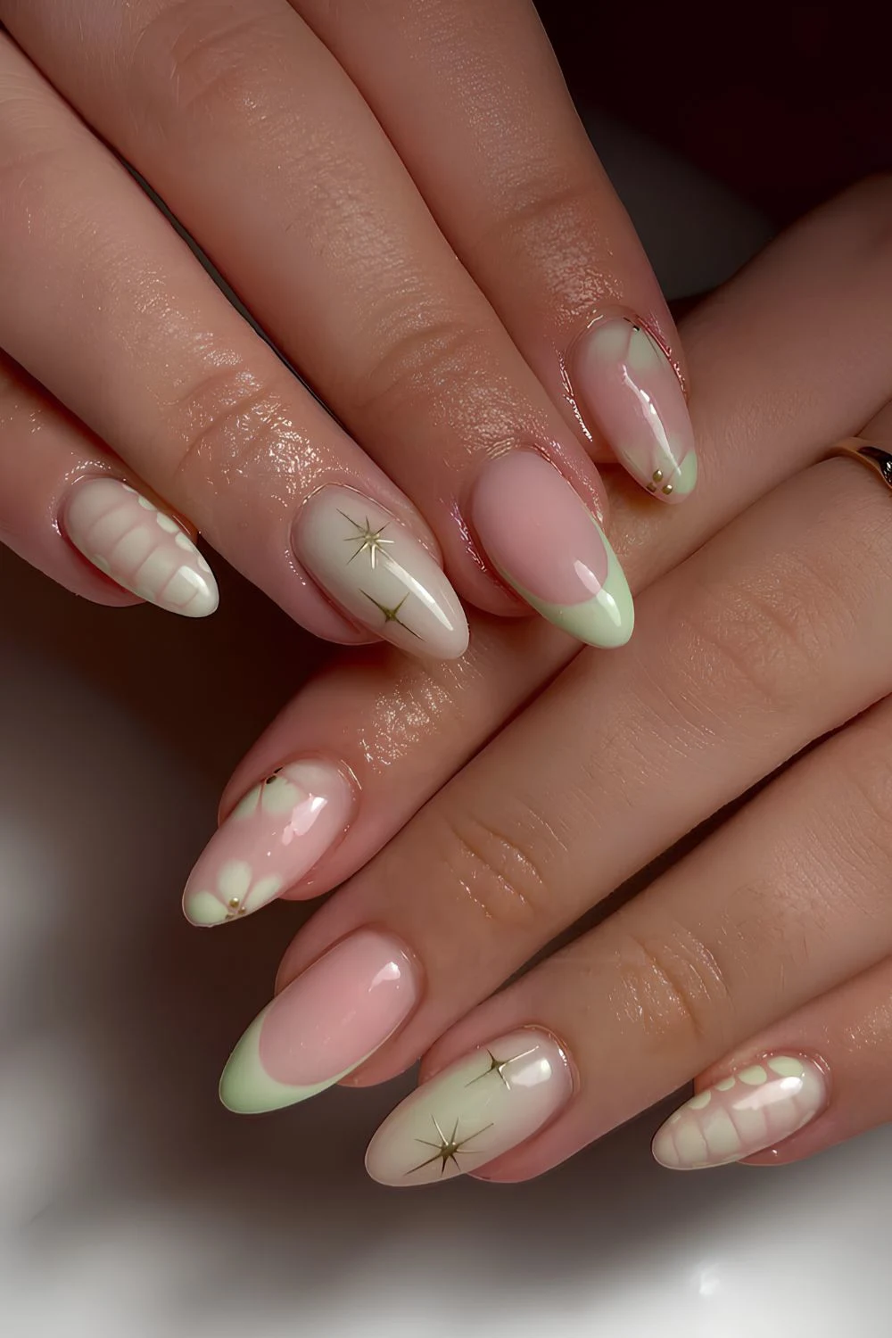 Mintgrüne Mix and Match Nägel