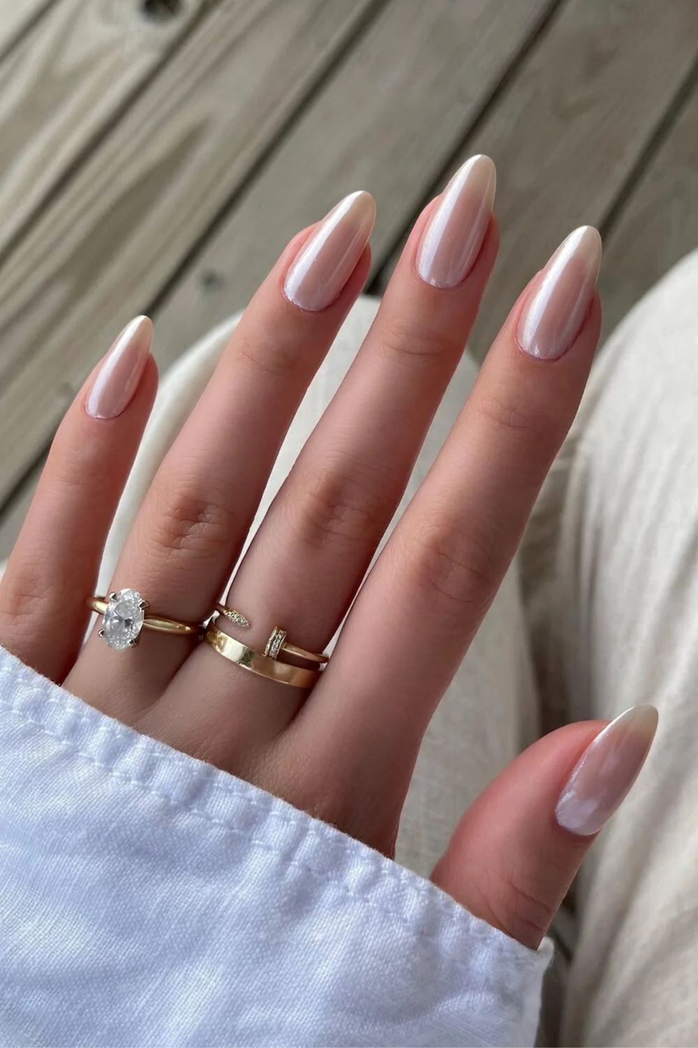 Neutrale Chrome-Almond-Mani