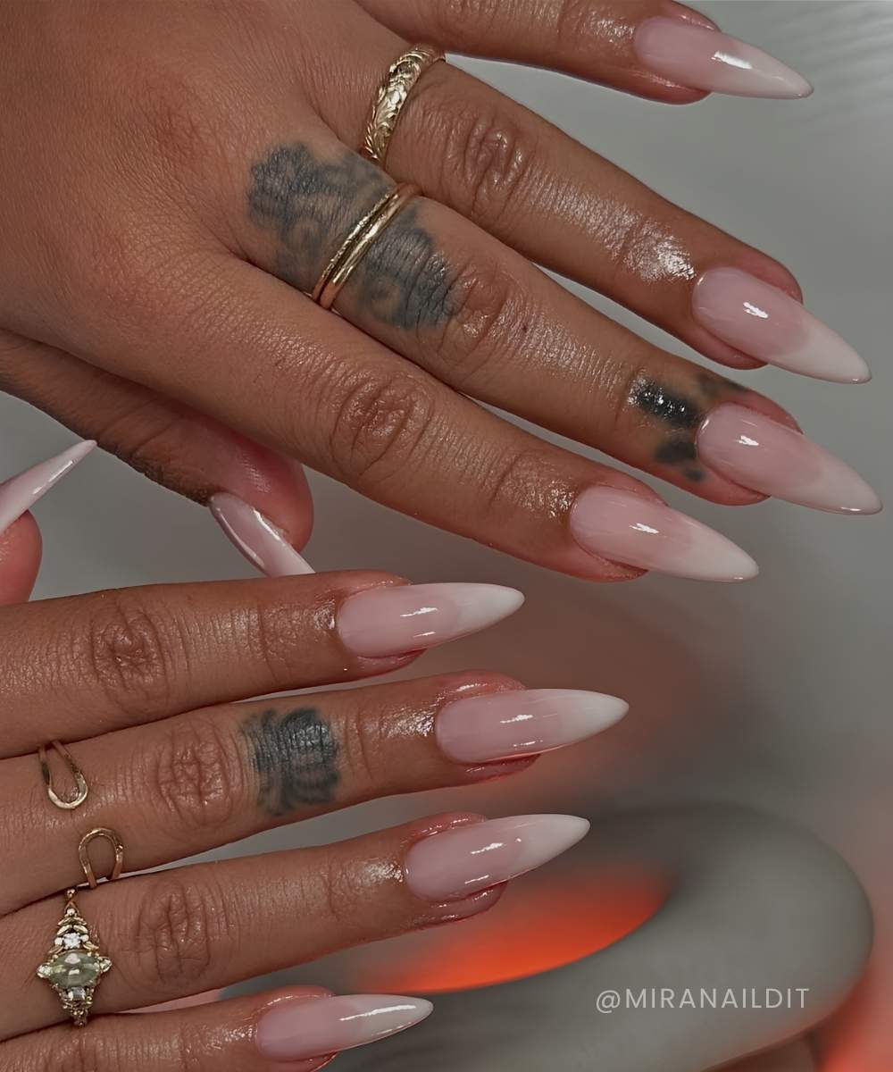 Stiletto neblige French Naegel