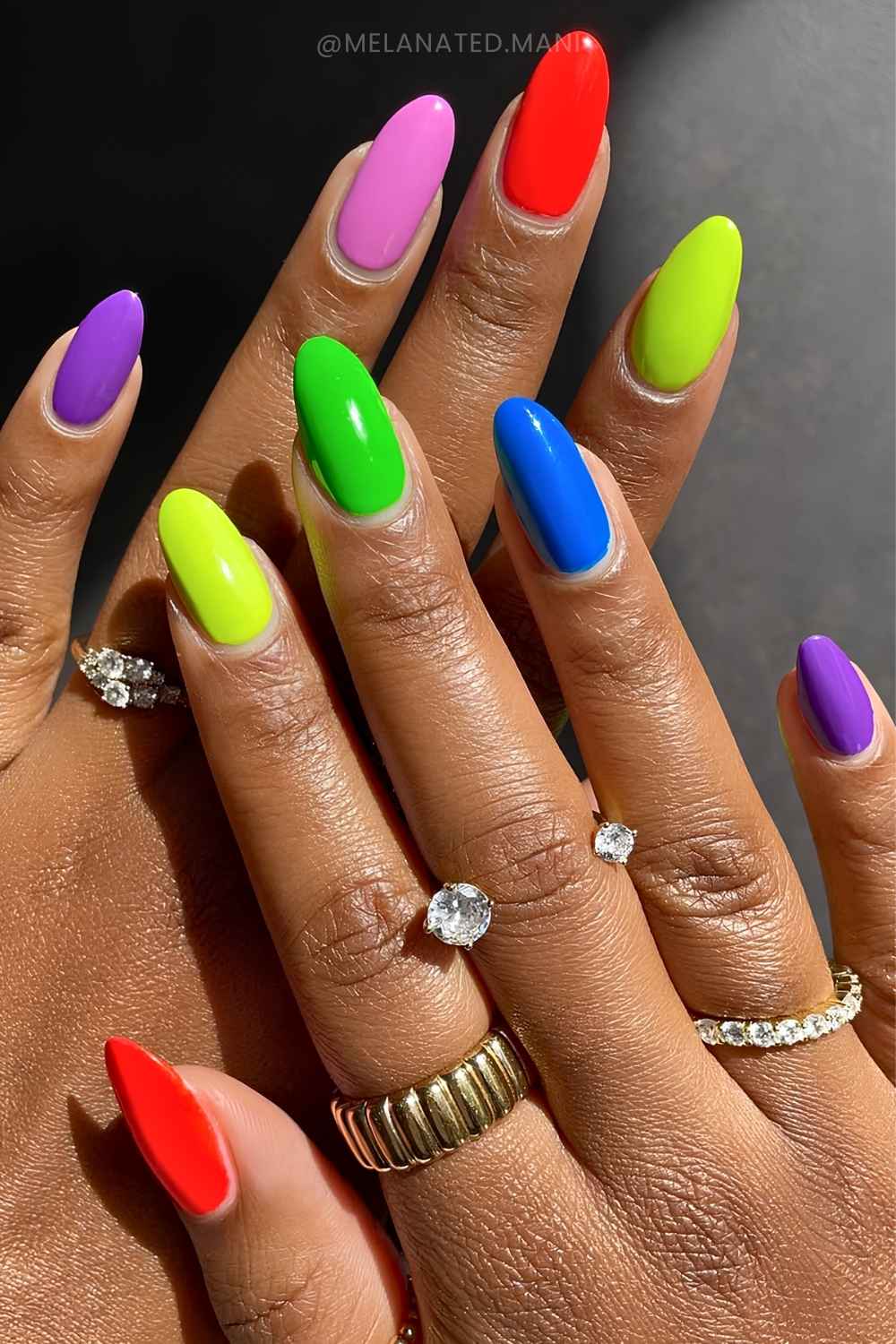 Neon Skittle Nageldesign
