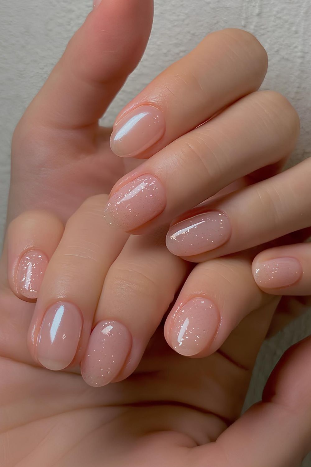 Jelly-Neutrale Nägel mit Schimmer