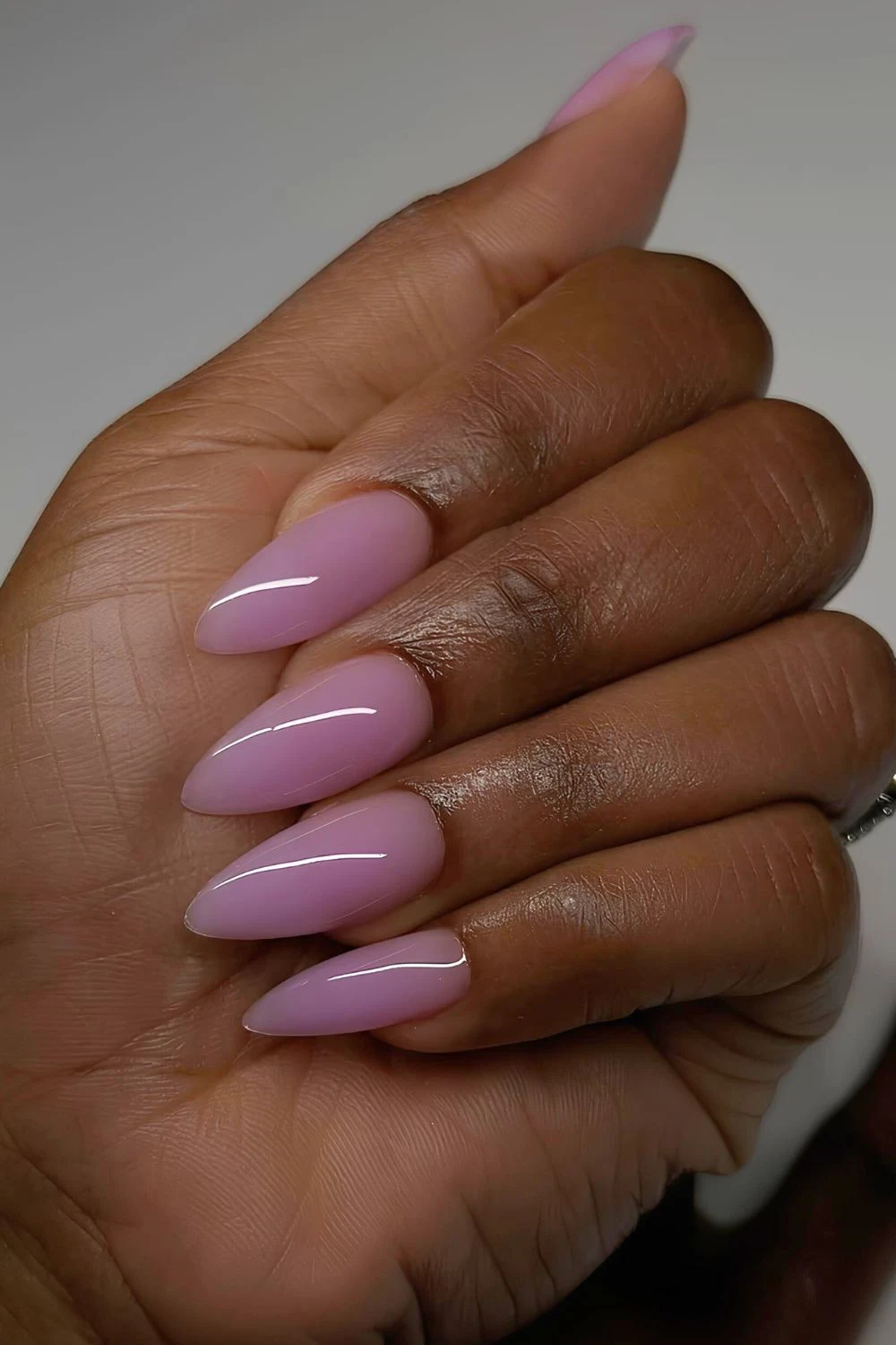 Jelly Rosa-bis-lila Nägel