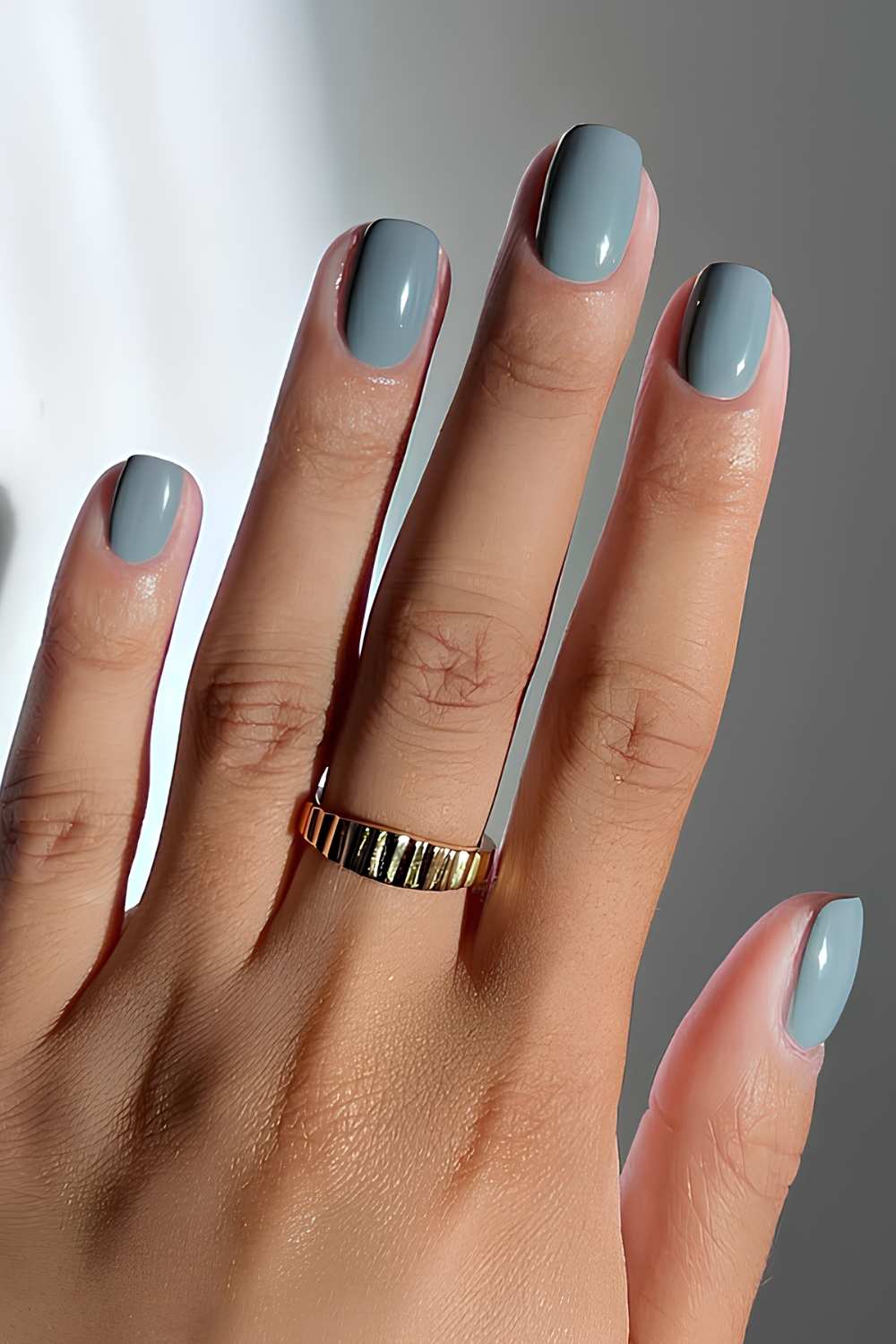 Kurze zementgraue Nägel