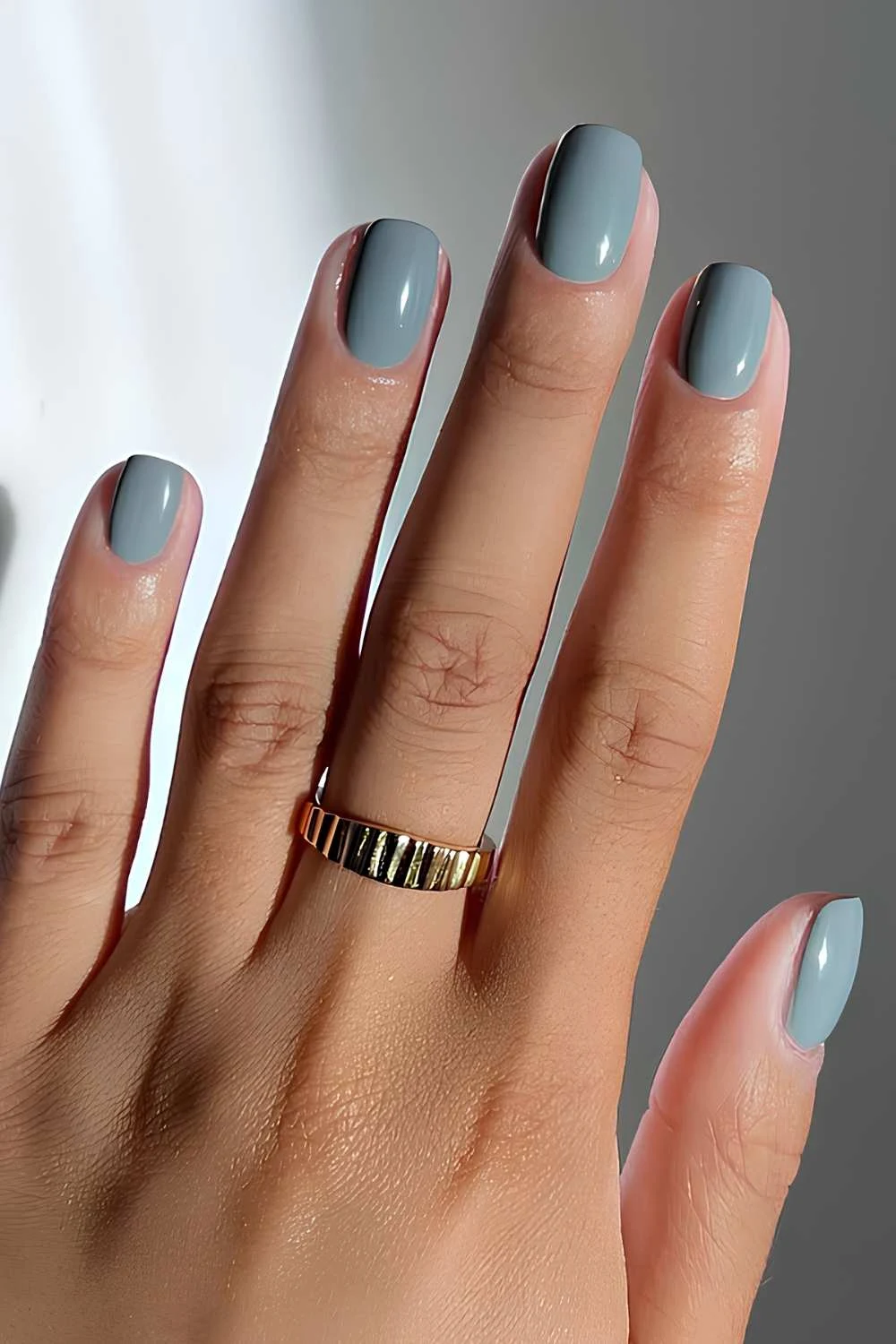 Kurze zementgraue Nägel