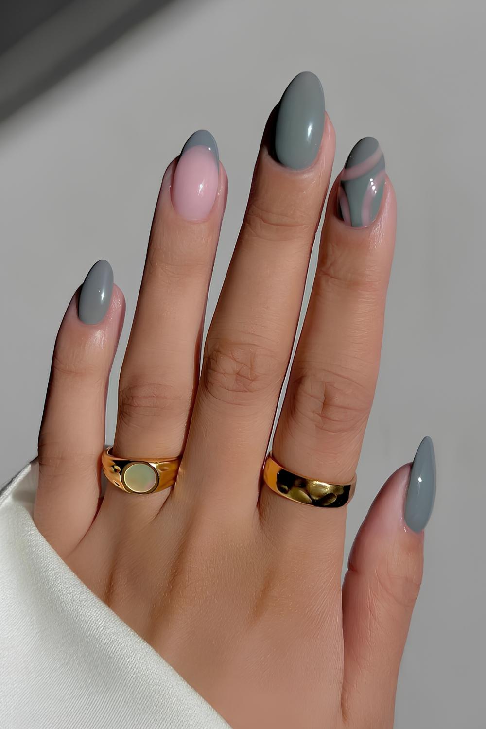 Smoke-Grau-Nägel mit Negative-Space-Akzenten