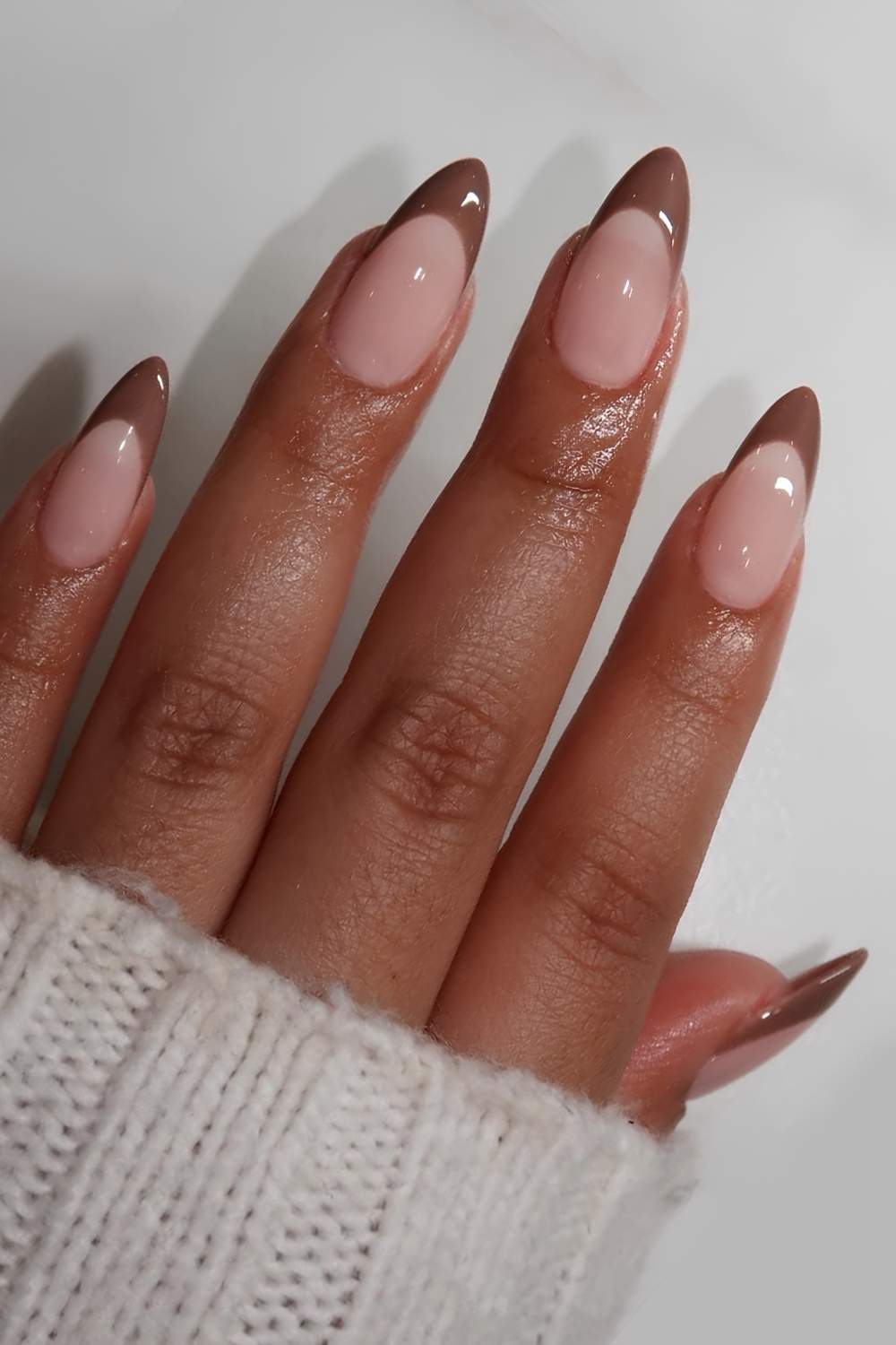 Braune Almond French Tips