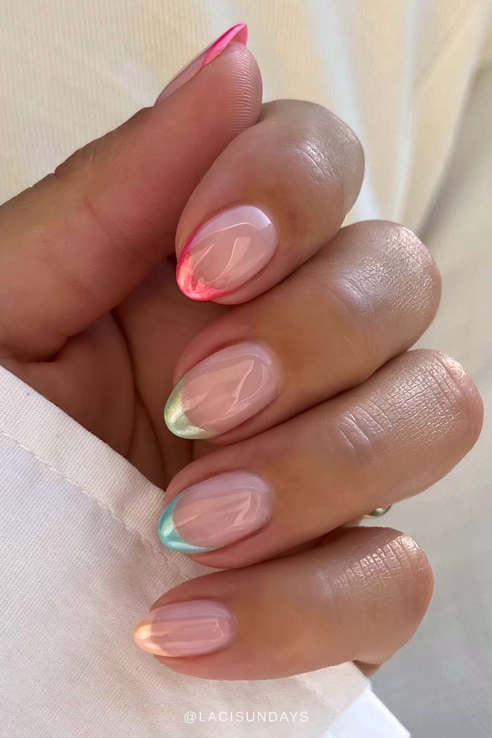 Bunte Chrome French Tip Manikuere