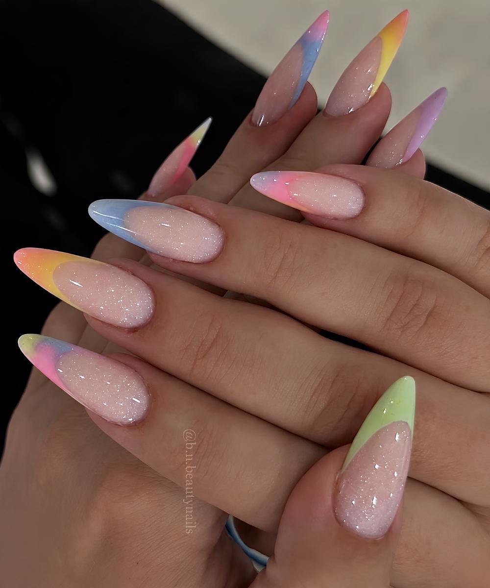 Bunte French Naegel auf Glitzer Base