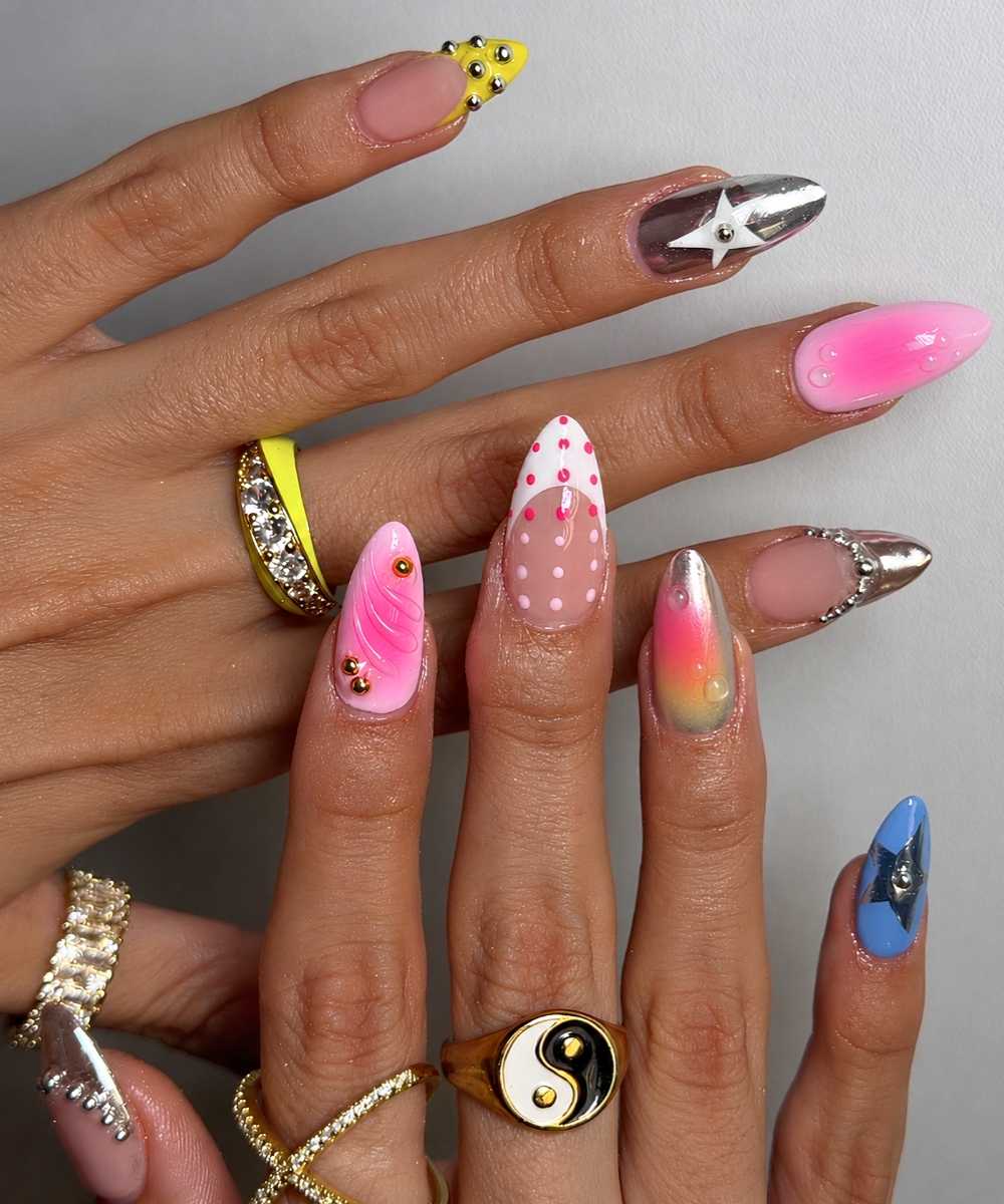Bunte Mismatched Naegel mit Sternen und Chrome