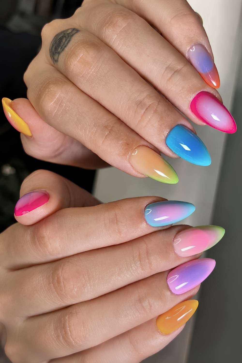 Bunte helle aura mani