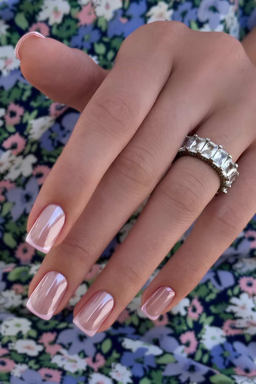 Eckige pinke Chrome French Naegel