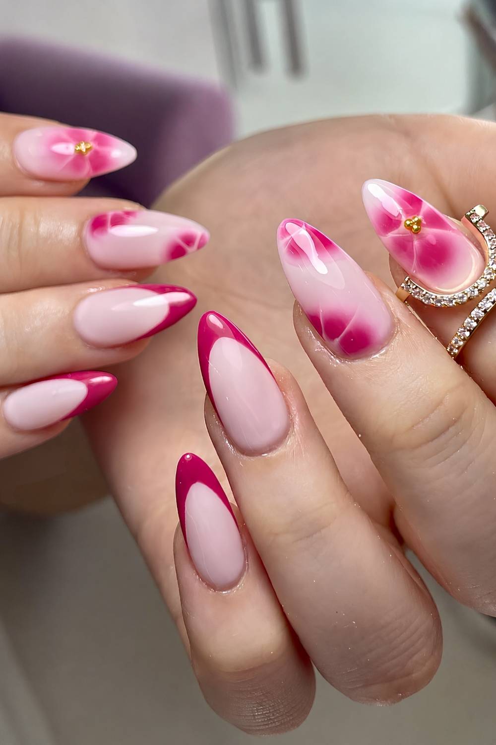 Hotpink French Mani mit Gel Blueten