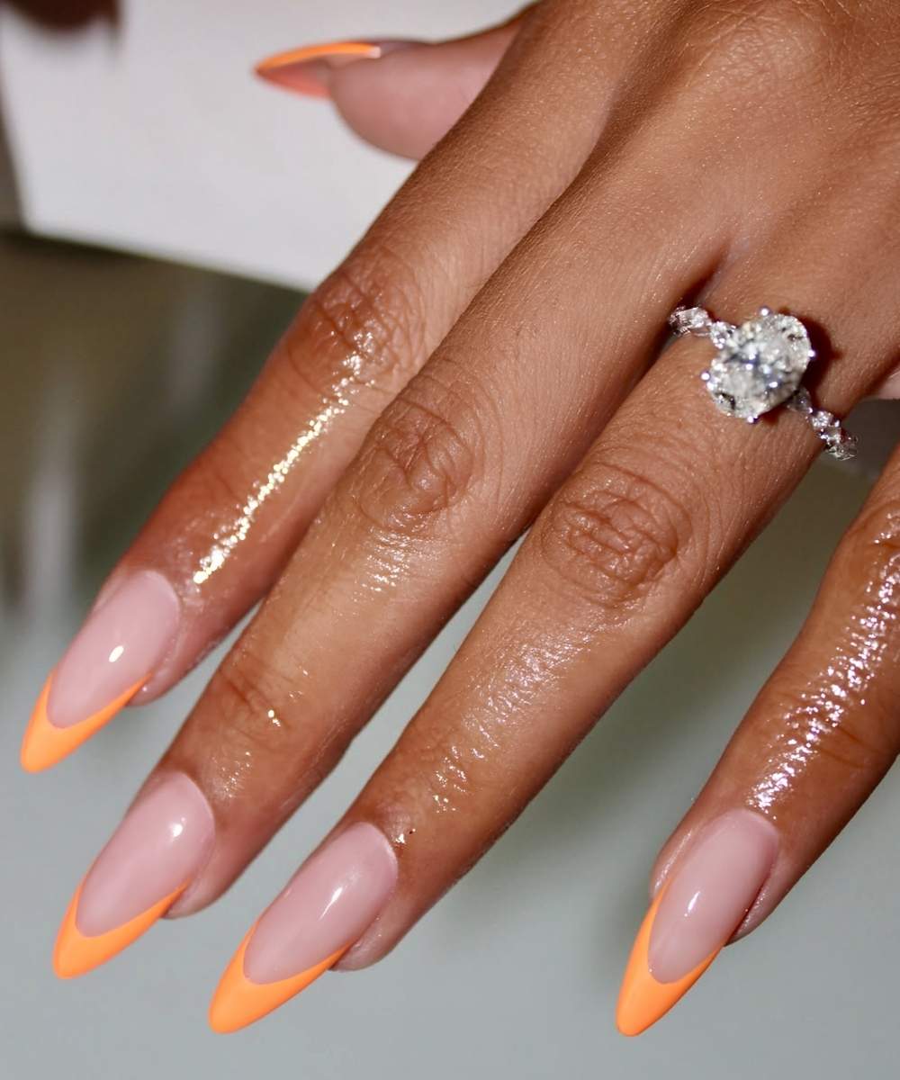 Leuchtend orange French Tips