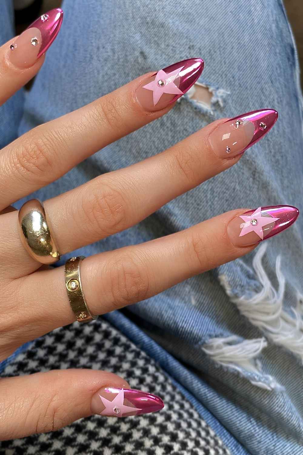 Metallische pinke French Manikure mit Sternen