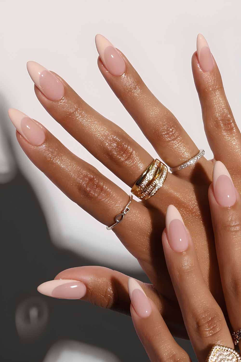 Neutrale French Tip Manikuere