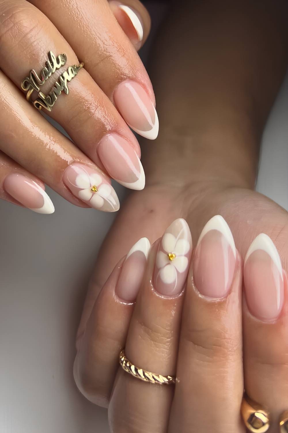 Neutrale French mit Blooming Gel Blumen