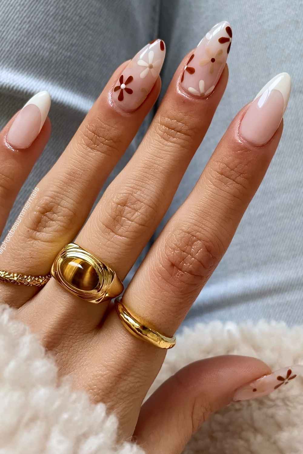 Neutrale French mit Blumen