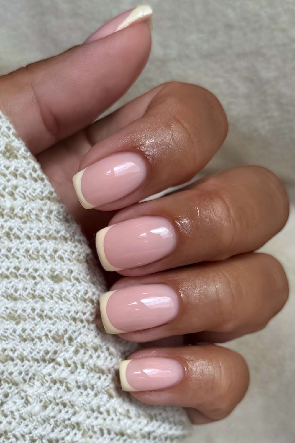 Neutrale Micro French Manikuere