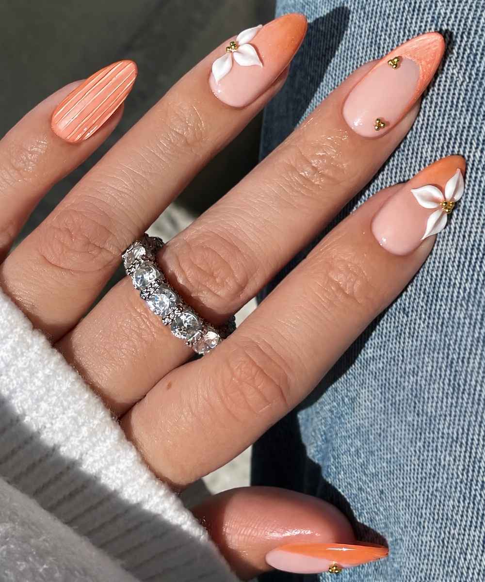 Orange Glass Nails mit Blumen