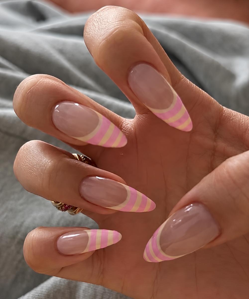 Pink gelb gestreifte French naegel